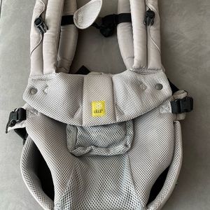 Lillebaby airflow carrier. Only worn a handful of times. Great condition
